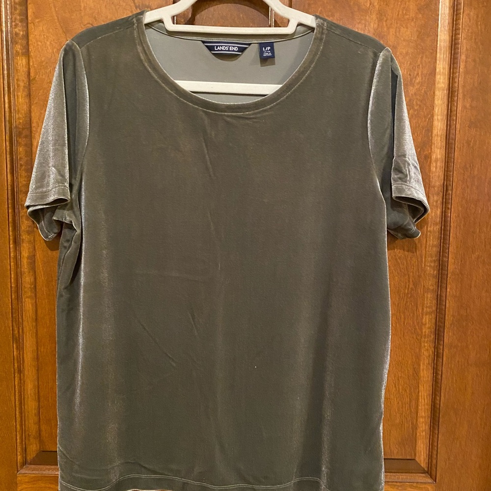 Lands End short sleeve crew neck velour top.  This top measures 18” put to pit.